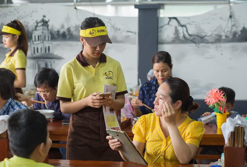 nhan-vien-order-bang-dien-thoai